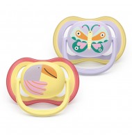 2 броя ортодонтски силиконови залъгалки Philips AVENT SCF087/04 Ultra Air, 0-6м, в кутия за стерилизиране